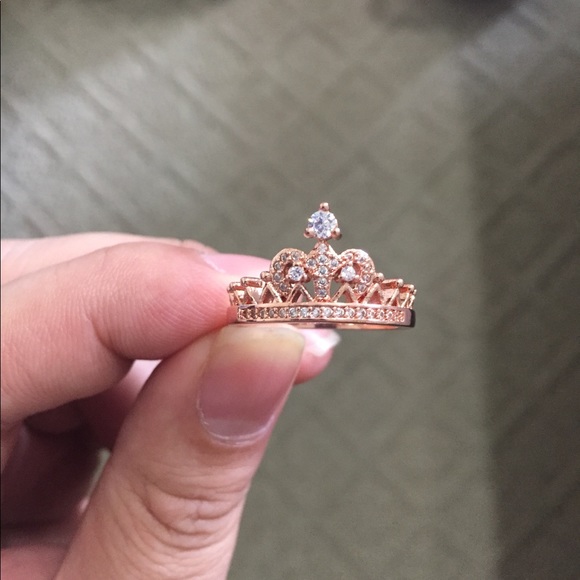 Rose Gold Princess Crown Ring - Picture 3 of 6